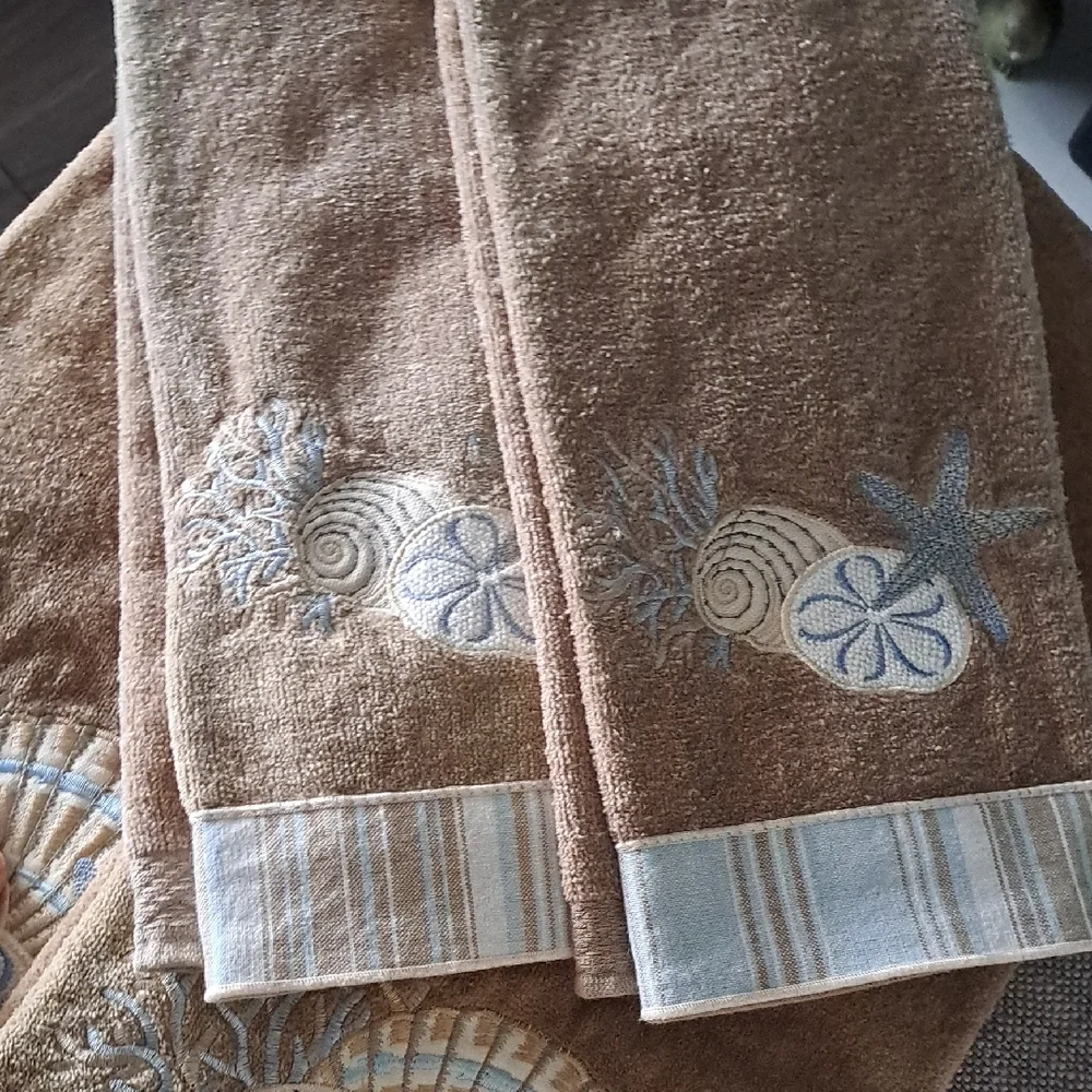 Avanti Coastal Brown and Blue Towel Set